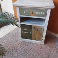 mobiletto con faro a led e presa USB 