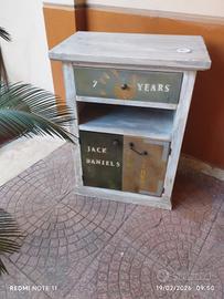 mobiletto con faro a led e presa USB 