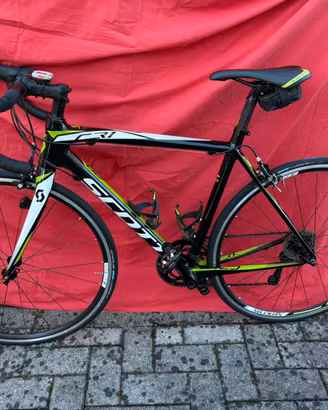 bicicletta da corsa marca SCOTT CR1