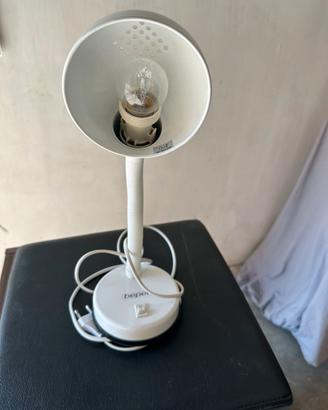 LAMPADA PIEGHEVOLE DA COMODINO DI COLOR BIANCO