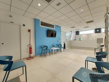 Studi medici arredati in coworking