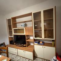 Arredo sala da pranzo.