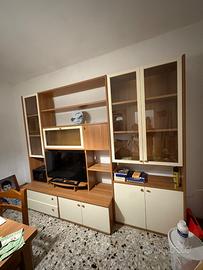 Arredo sala da pranzo.