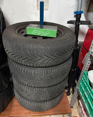 Cerchi in ferro gomme 195-60 R15