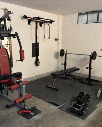 Palestra completa con atrezzo multifunzione