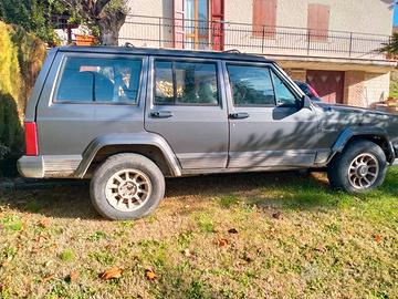 jeep Cherokee 