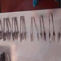 Forchettoni cucchiai mestoli e strumenti da cucina