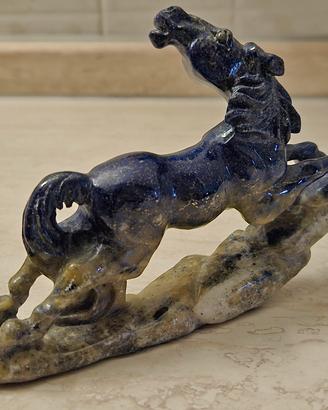 Scultura Cavallo Rampante in Lapislazzuli Naturale