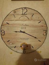 Vari orologi per la casa fatti a mano