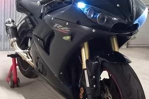 Yamaha R6