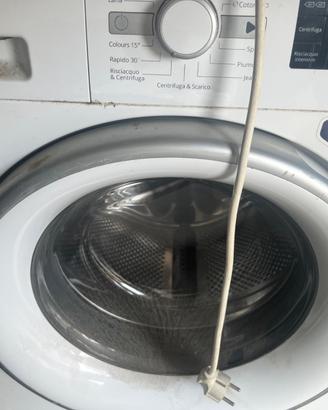 lavatrice whirlpool 6kg perfettamente funzio