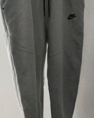 Pantaloni Nike Tech  taglia L