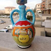 Anfora di terracotta dipinta a mano