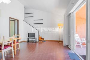 Villino con doppio giardino su via dell'Ariete