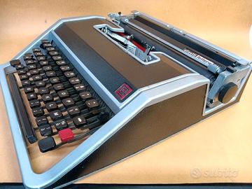 Macchina da Scrivere vintage Olivetti lettera DL, design by Ettore  Sottsass, Italia 1965