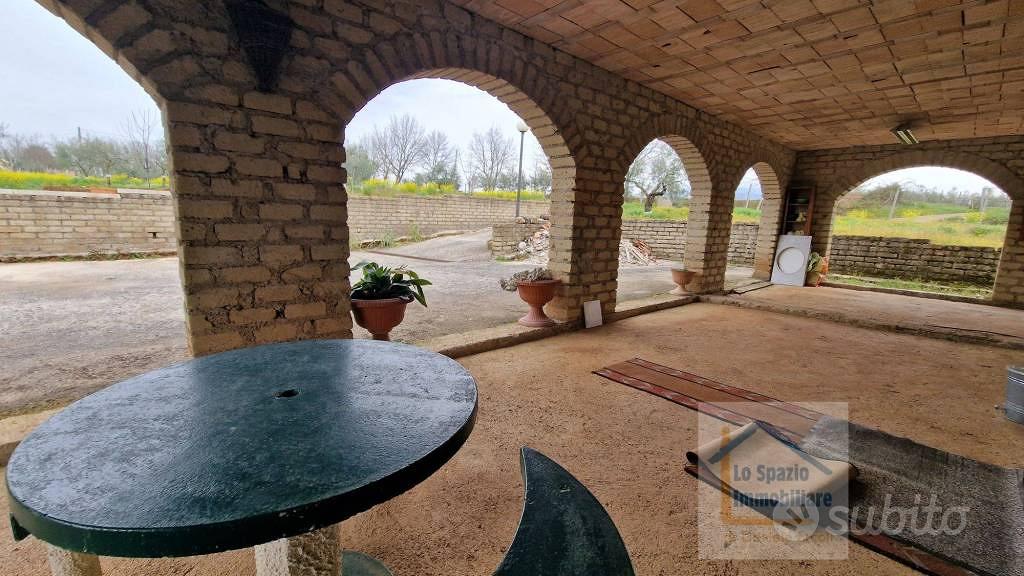 Villa di 310 m² con più di 5 locali a Genazzano - Vista 2