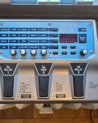 Pedaliera Multieffetto Boss ME-20 con Alimentatore