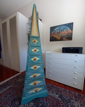 cassettiera etnica a piramide