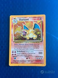 Charizard olografico del Set Base