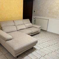 Divano angolare con penisola Poltrone e Sofà