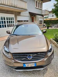 Volvo xc60 Summum 2000D3-150 CV-99000 km
