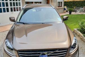 Volvo xc60 Summum 2000D3-150 CV-99000 km