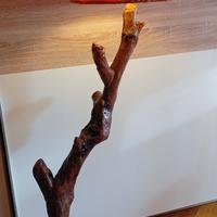 lampada in legno e pietra unica