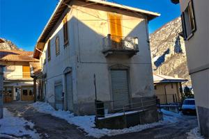 Casa indipendente a Ballabio in Valsassina