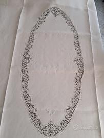 Tovaglia lino e pizzo di Cantù