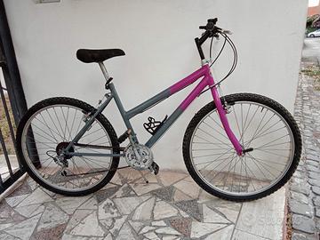 bici da donna numero 26 tipo Mountain bike 
