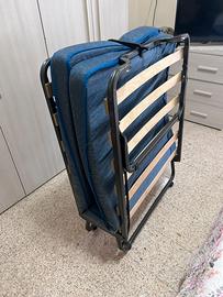 Letto pieghevole con doghe in legno