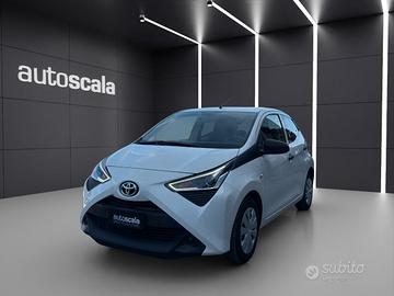 Toyota Aygo 5 Porte Aygo 5p 1.0 x-play 72cv