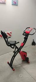 Cyclette pieghevole con computer 