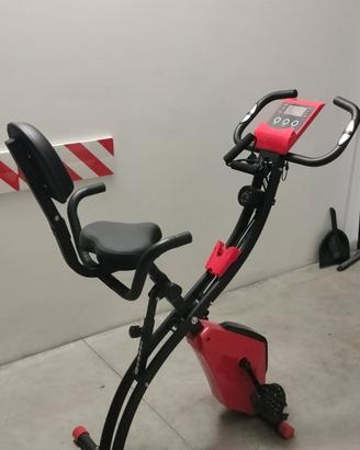 Cyclette pieghevole con computer 