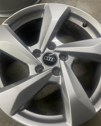 Cerchi in lega NUOVI misura 18 originali Audi Q3