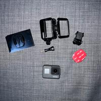 Gopro hero 5 black + custodia e accessori