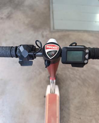 monopattino elettrico ducati