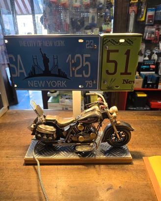 Lampada artigianale stile industriale con moto