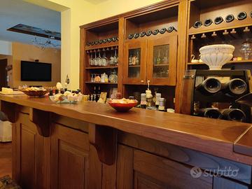 ANGOLO BAR COMPLETO DI TUTTO.