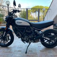 ? Ducati Scrambler 800 Icon Dark - 2021 ?