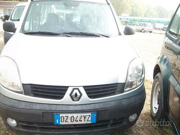 Renault Kangoo 1.598 KW 60 HP 82 BENZINA E METANO 