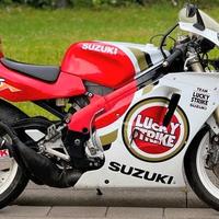 Suzuki RGV 250