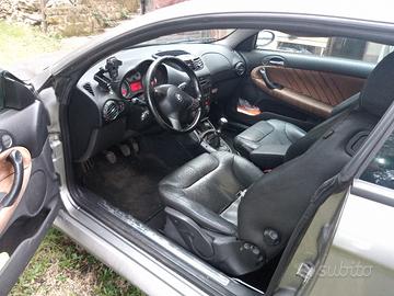 Alfa Romeo GT JTD 