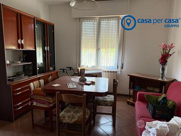 Appartamento al piano terra con garage e spazio ve