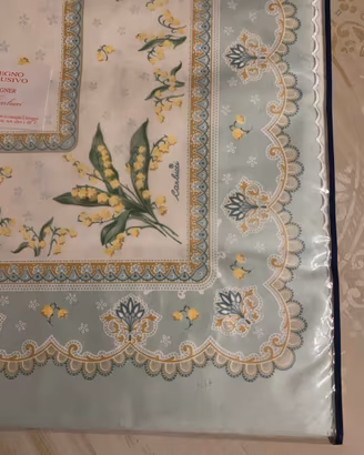 Lenzuolo Carlucci con fiori di mughetto