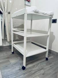 Fasciatoio bianco con ruote