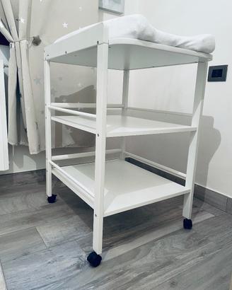 Fasciatoio bianco con ruote