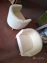 coppia di poltroncine a pozzetto
