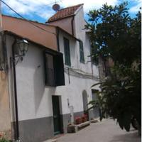 Casa indipendente a Pietrabruna con uliveto vicin