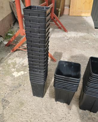 Vasi e sottovasi plastica neri quadrati